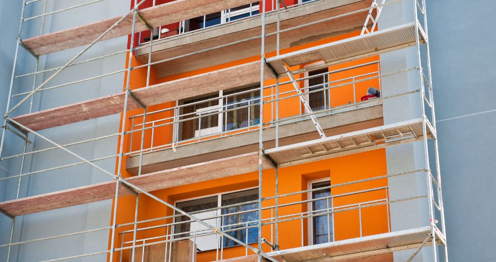 Ce înseamnă apartament la etaj intermediar