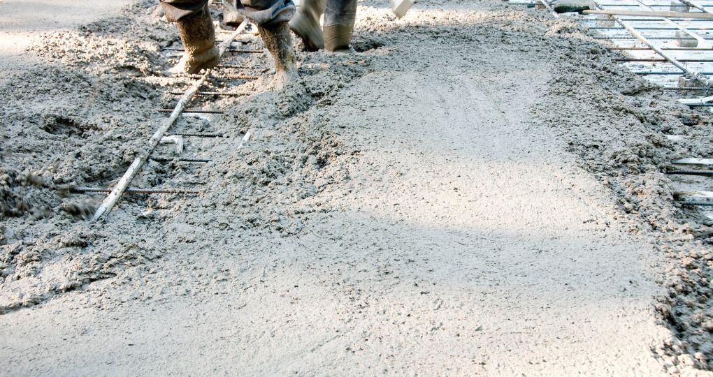 cântărește un metru cub de beton