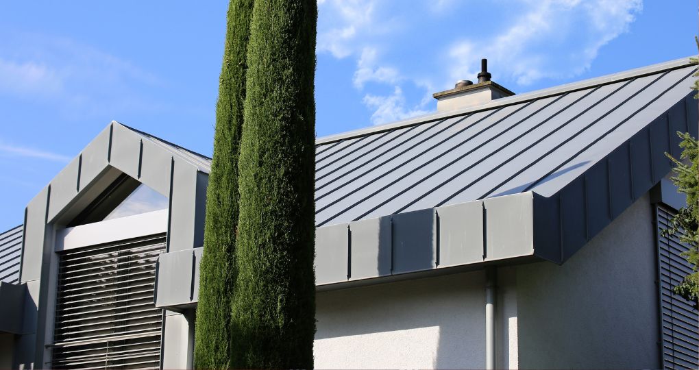 casă pe structură metalică